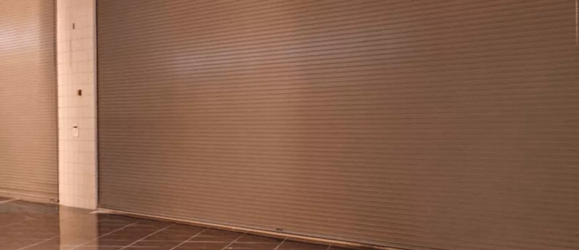 Rolling steel fire doors