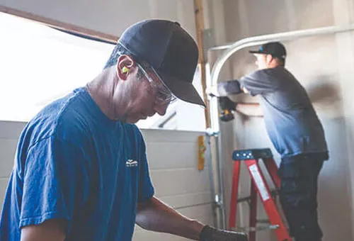 Garage Door Installer